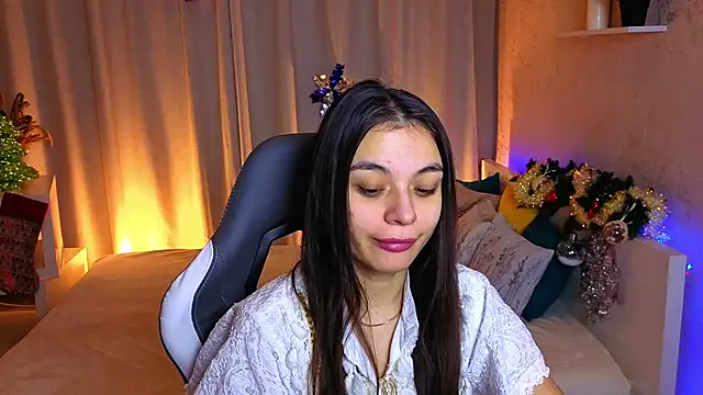 Leila Hefner online show from December 5, 2:43 am