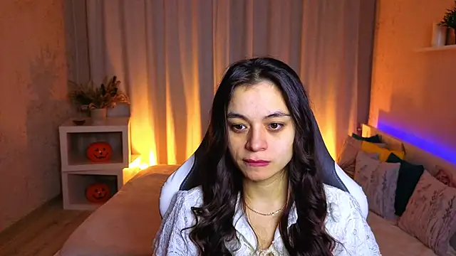 Leila Hefner online show from November 15, 2:59 am