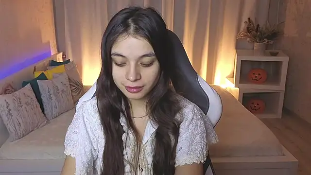 Leila Hefner online show from November 14, 2:48 am