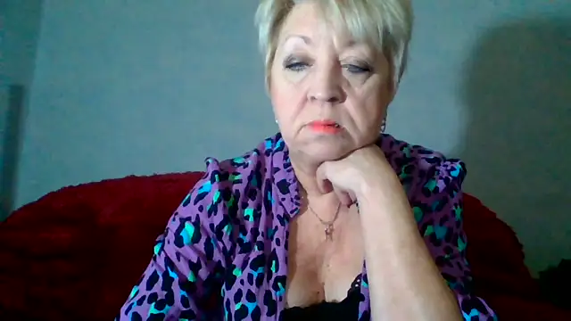 DianaQDream online show from May 14, 7:05 am