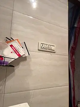 crhong666 online show from April 4, 12:28 am