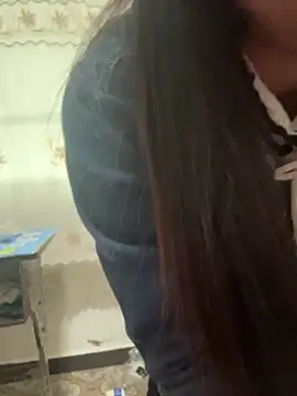 crhong666 online show from March 19, 12:43 am