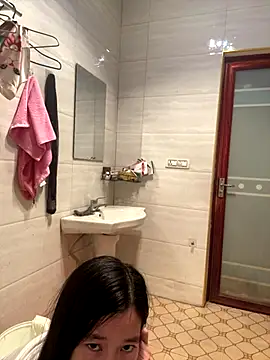 Snapshot of crhong666 chatting on November 18, 12:15 am crhong666 online show from November 18, 12:15 am