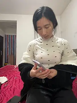 Snapshot of crhong666 chatting on November 26, 12:10 am crhong666 online show from November 26, 12:10 am