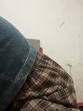 crhong666 online show from April 6, 12:28 am