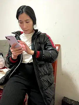 crhong666 online show from December 19, 12:14 am