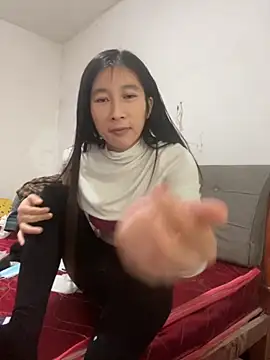 Snapshot of crhong666 chatting on November 15, 12:03 am crhong666 online show from November 15, 12:03 am