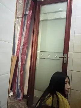 crhong666 online show from February 6, 12:39 am