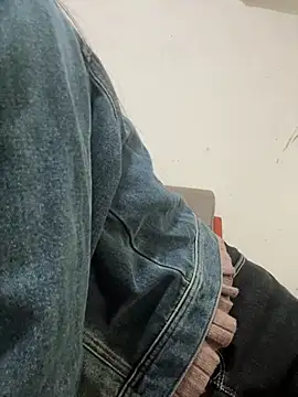 crhong666 online show from March 25, 12:55 am