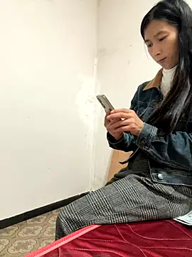 Snapshot of crhong666 chatting on October 21, 12:32 am crhong666 online show from October 21, 12:32 am