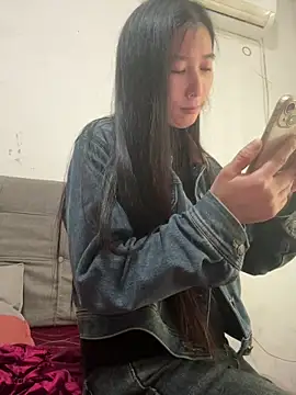 crhong666 online show from April 1, 12:35 am