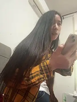 crhong666 online show from April 13, 12:58 am