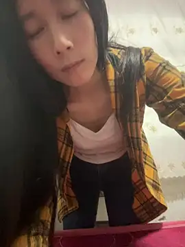 crhong666 online show from April 12, 12:36 am