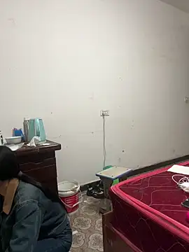 Snapshot of crhong666 chatting on November 9, 12:14 am crhong666 online show from November 9, 12:14 am