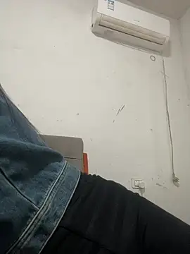 crhong666 online show from March 30, 12:34 am