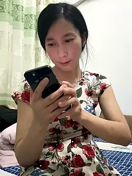 crhong666 online show from September 17, 1:24 pm