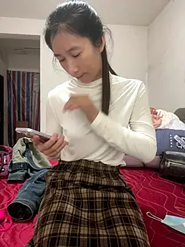 Snapshot of crhong666 chatting on November 14, 12:25 am crhong666 online show from November 14, 12:25 am