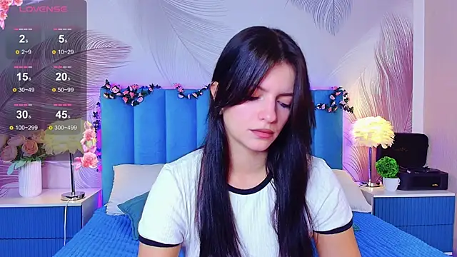 Snapshot of kimberlyy77 chatting on October 12, 6:37 am kimberlyy77 online show from October 12, 6:37 am