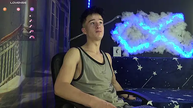 Snapshot of SirReed chatting on November 29, 4:01 am SirReed online show from November 29, 4:01 am