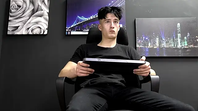 SirReed online show from December 19, 9:55 am