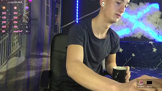 Snapshot of SirReed chatting on November 30, 4:02 am SirReed online show from November 30, 4:02 am