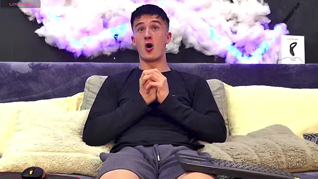 Snapshot of SirReed chatting on September 19, 5:44 am SirReed online show from September 19, 5:44 am