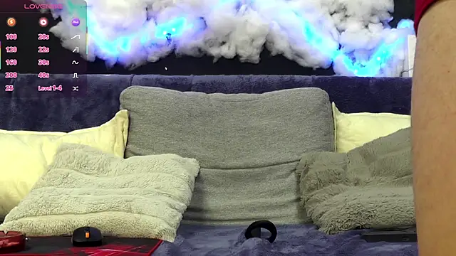 Snapshot of SirReed chatting on October 2, 2:59 am SirReed online show from October 2, 2:59 am