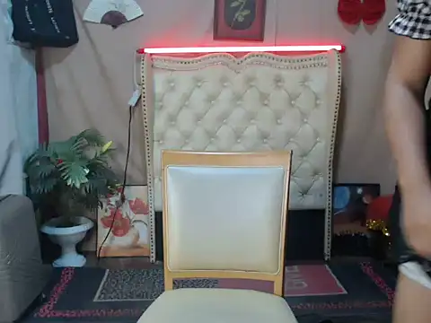 miss laila  online show from September 25, 10:43 am