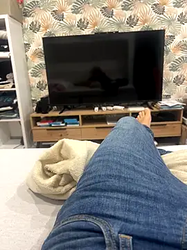 Snapshot of LesAmantsAE2 chatting on September 18, 7:44 am LesAmantsAE2 online show from September 18, 7:44 am