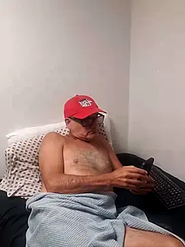 pareja-40-20 online show from March 8, 3:15 pm