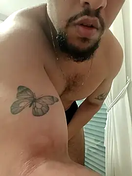 Snapshot of a23c43 chatting on March 2, 7:21 pm a23c43 online show from March 2, 7:21 pm