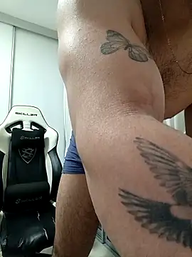 Snapshot of a23c43 chatting on February 23, 5:02 pm a23c43 online show from February 23, 5:02 pm