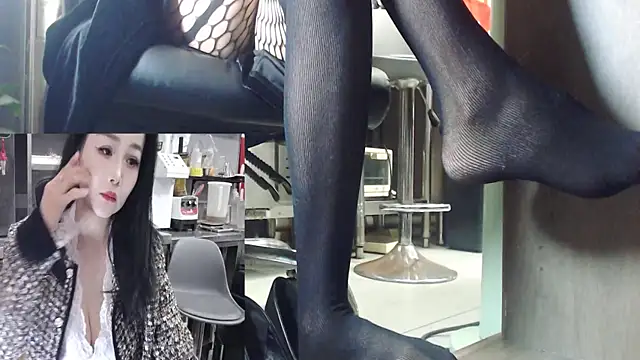 Eileen-L online show from November 13, 2:37 am