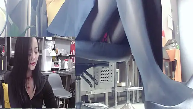 Eileen-L online show from October 27, 2:34 am