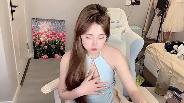 Snapshot of Sheepoooooooo chatting on November 16, 2:05 am Sheepoooooooo online show from November 16, 2:05 am