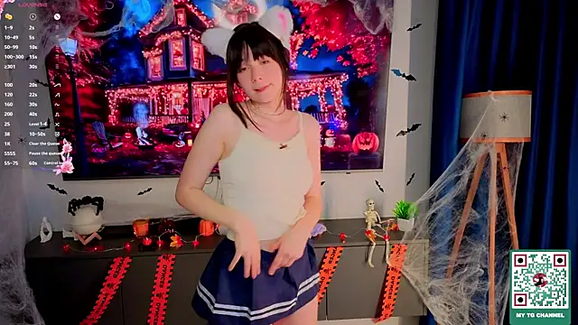 Snapshot of Honeey_Beee chatting on October 29, 5:45 pm Honeey Beee online show from October 29, 5:45 pm