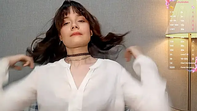 Snapshot of Honeey_Beee chatting on December 16, 6:34 pm Honeey Beee online show from December 16, 6:34 pm