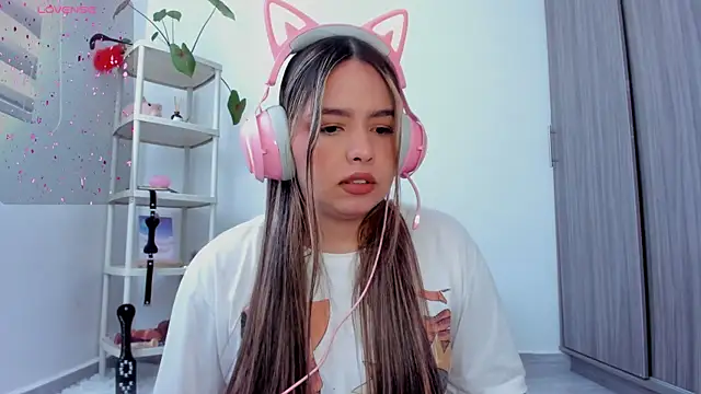 Snapshot of Alana_Banana_ chatting on October 2, 3:26 pm Alana Banana online show from October 2, 3:26 pm