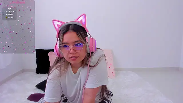 Alana Banana  online show from November 4, 1:48 pm