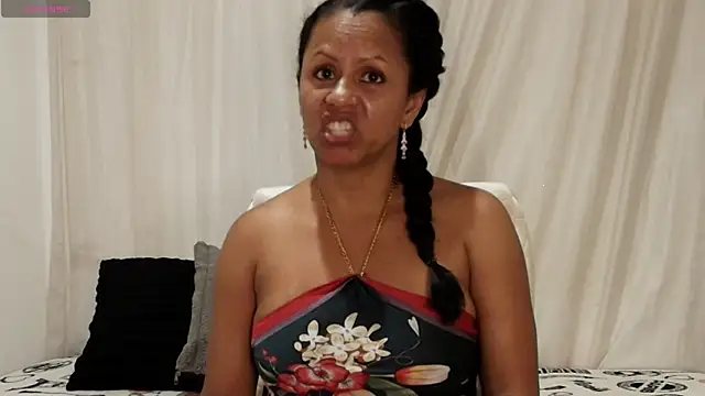 Snapshot of Catherine_mature45 chatting on June 24, 8:39 pm Catherine mature45 online show from June 24, 8:39 pm