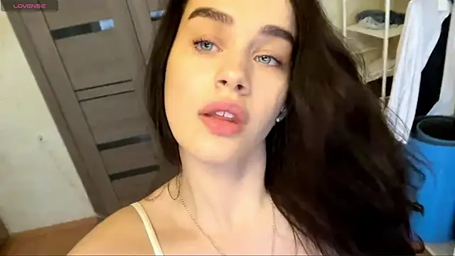 Quiet luxury online show from November 15, 9:35 am