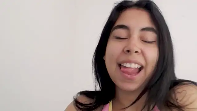 lily robertss  online show from February 24, 3:02 pm