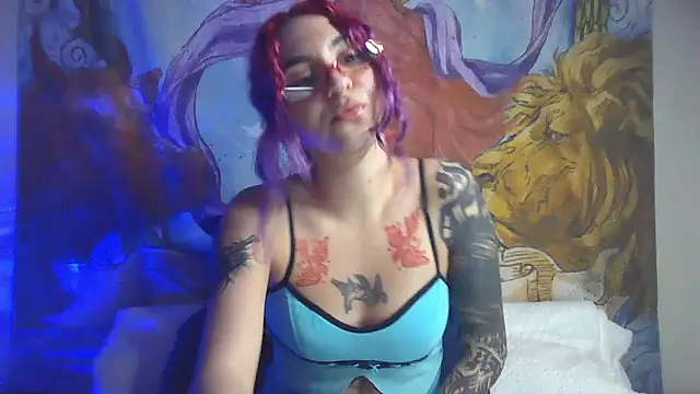 Snapshot of peetitefairy chatting on January 11, 5:03 am peetitefairy online show from January 11, 5:03 am