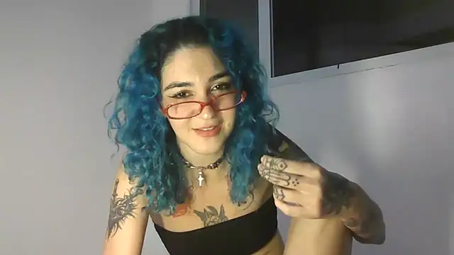 peetitefairy online show from May 16, 6:45 am