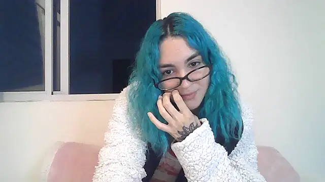 Snapshot of peetitefairy chatting on October 15, 4:11 am peetitefairy online show from October 15, 4:11 am