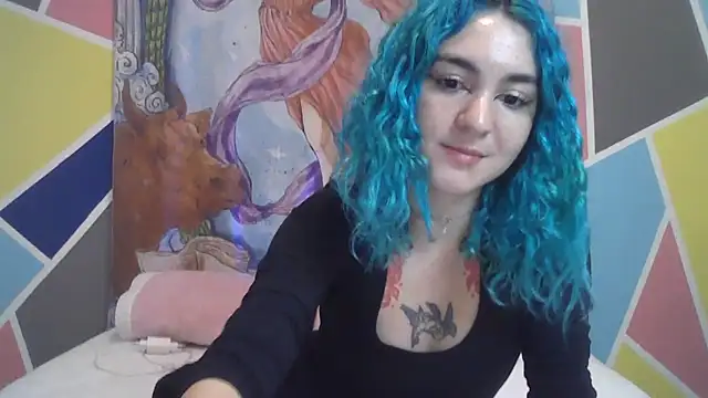 Snapshot of peetitefairy chatting on October 5, 6:26 am peetitefairy online show from October 5, 6:26 am