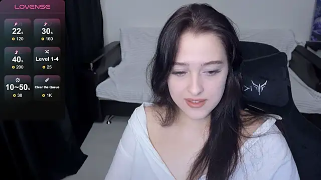 Snapshot of Sunshine_J chatting on October 12, 8:32 pm Sunshine J online show from October 12, 8:32 pm