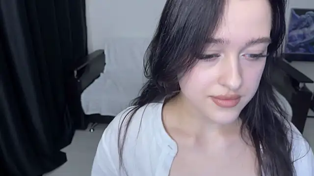 Snapshot of Sunshine_J chatting on October 2, 4:43 pm Sunshine J online show from October 2, 4:43 pm