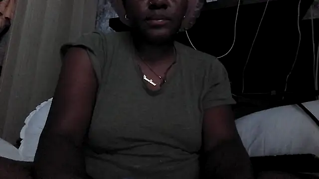 Curvy AfricanQuinn online show from June 2, 9:26 pm