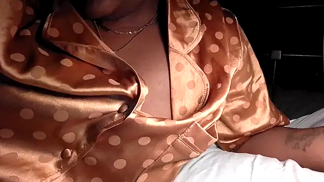 Curvy AfricanQuinn online show from March 13, 10:26 pm